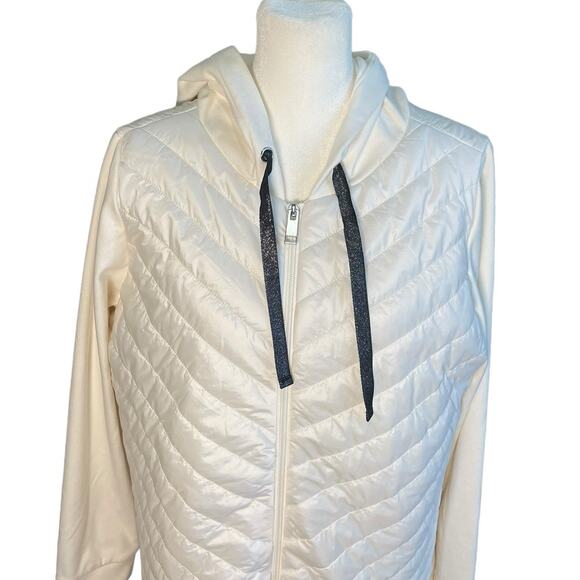 Weekends by‎ Chico's Women's Quilted Puffer Jacket Size 1 Cream Hooded Soft Cozy - Picture 2 of 9